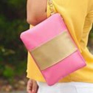 Viv & Lou Cabana Wristlet - Hot Pink